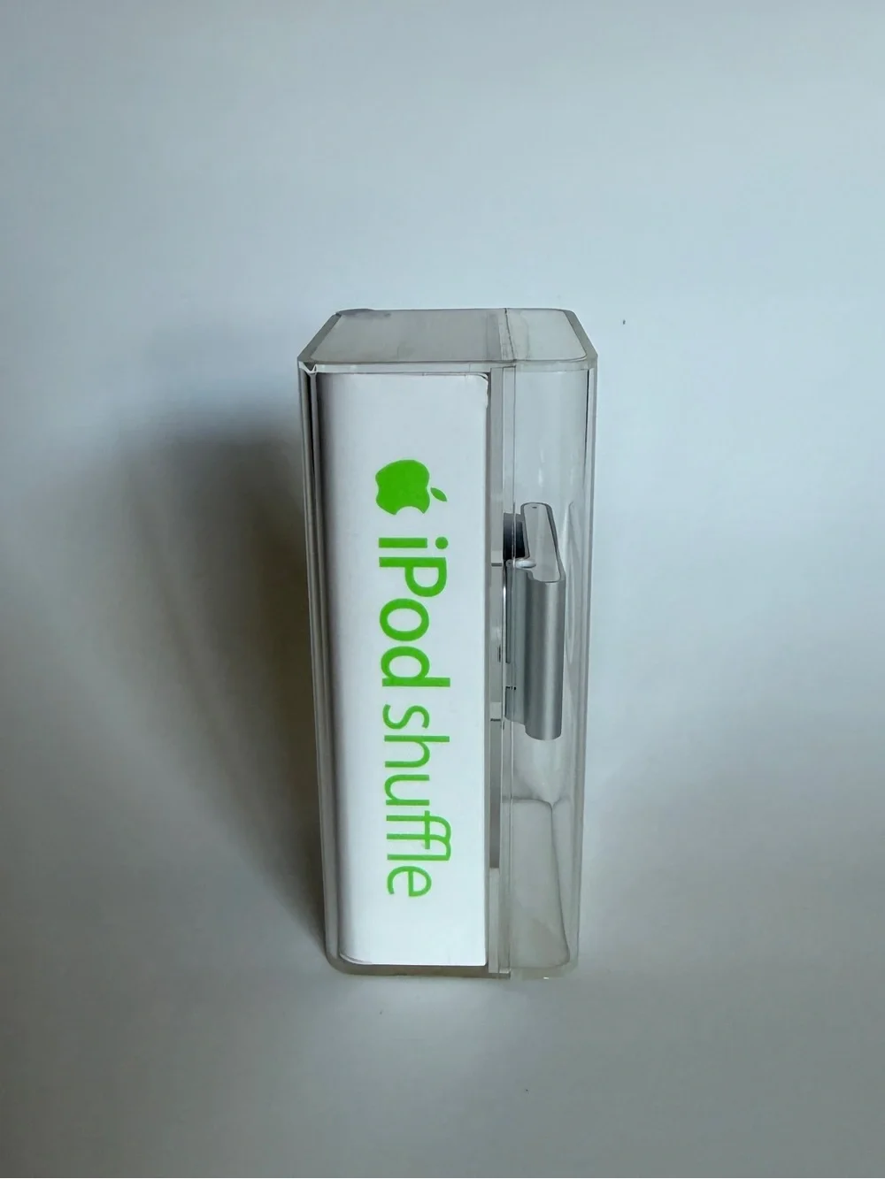 Apple iPod Shuffle (Silver) New in Sealed Case